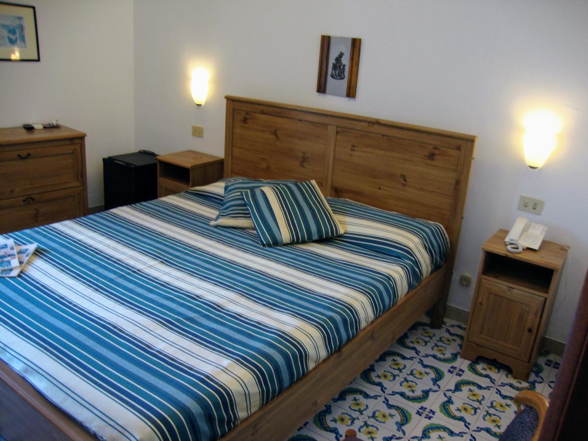 Hotel Conte - S. Angelo Bay Serrara Fontana Eksteriør billede