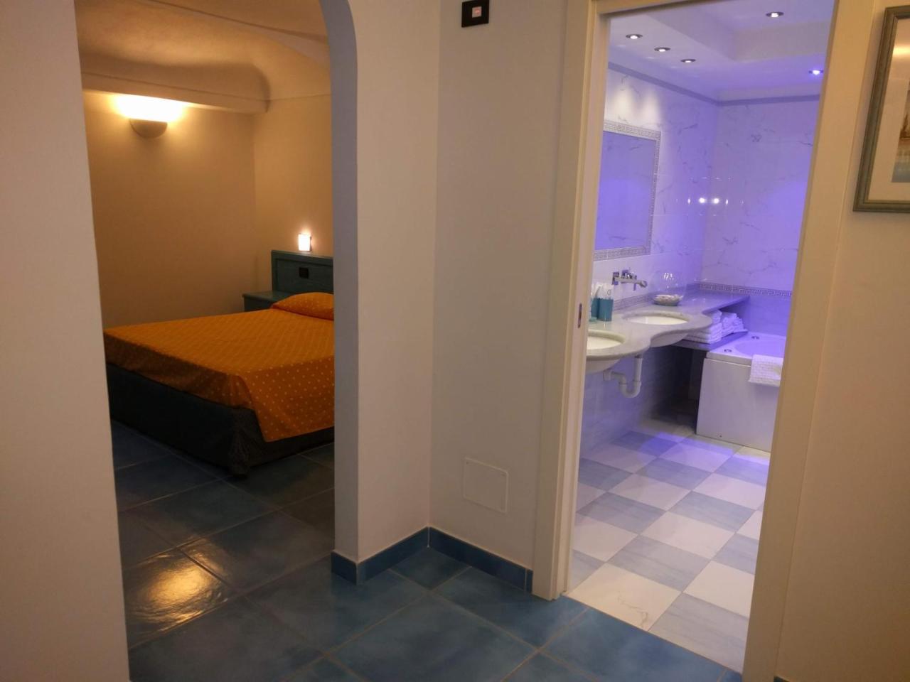 Hotel Conte - S. Angelo Bay Serrara Fontana Eksteriør billede